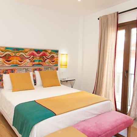 Modern & Nice Apartment. Old Town. Private Parking Севілья Екстер'єр фото