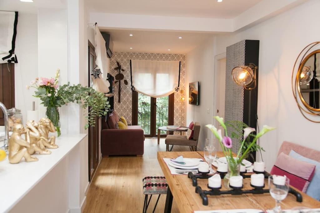 Modern & Nice Apartment. Old Town. Private Parking Севілья Екстер'єр фото