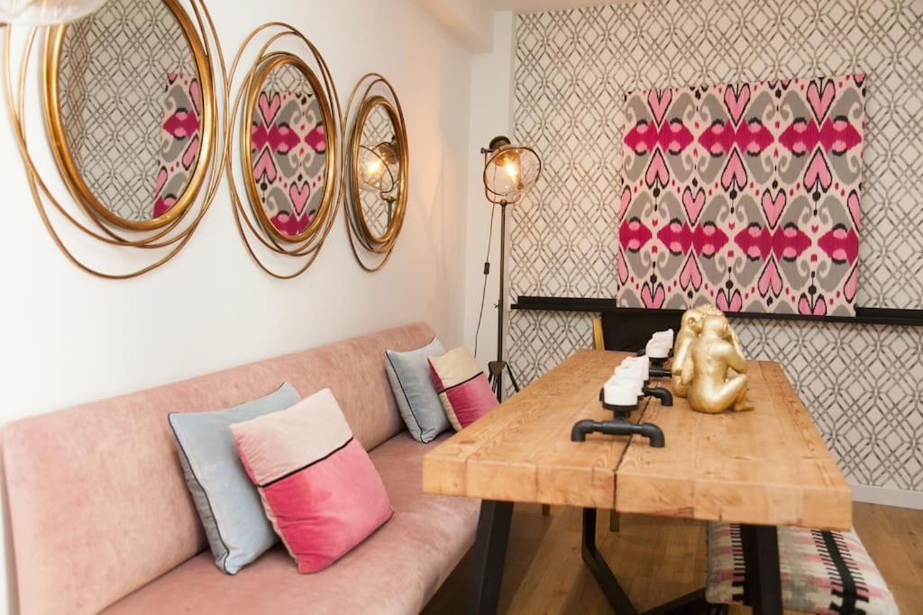 Modern & Nice Apartment. Old Town. Private Parking Севілья Екстер'єр фото