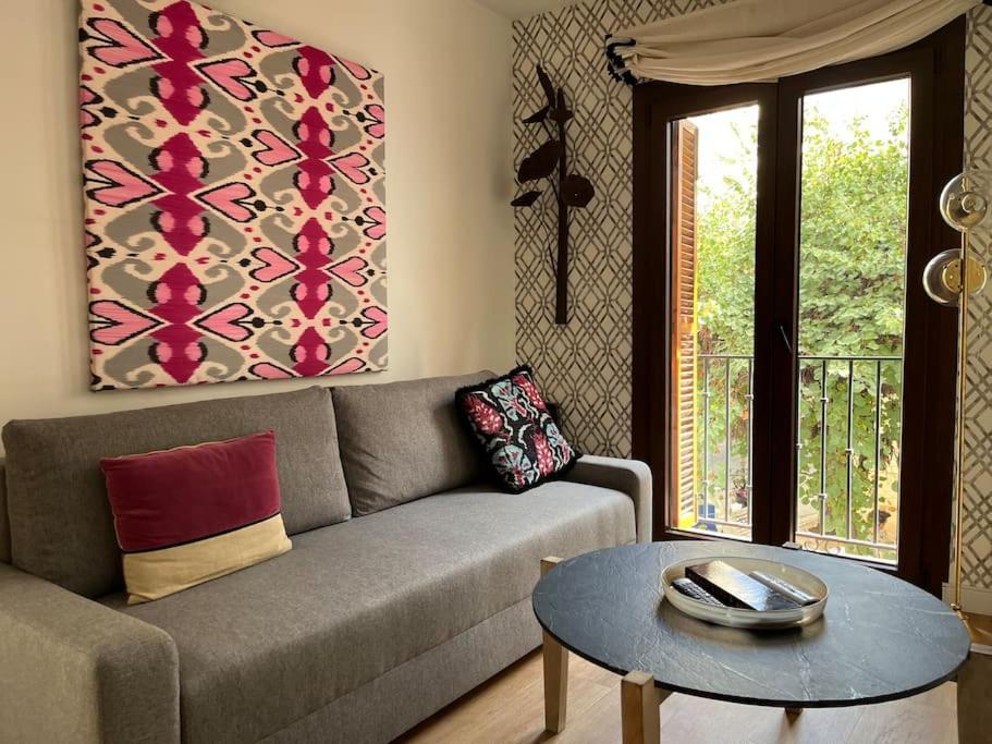 Modern & Nice Apartment. Old Town. Private Parking Севілья Екстер'єр фото