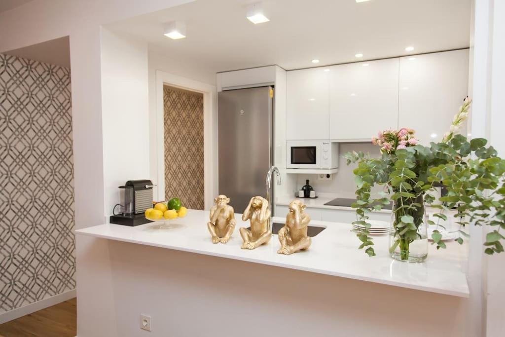 Modern & Nice Apartment. Old Town. Private Parking Севілья Екстер'єр фото