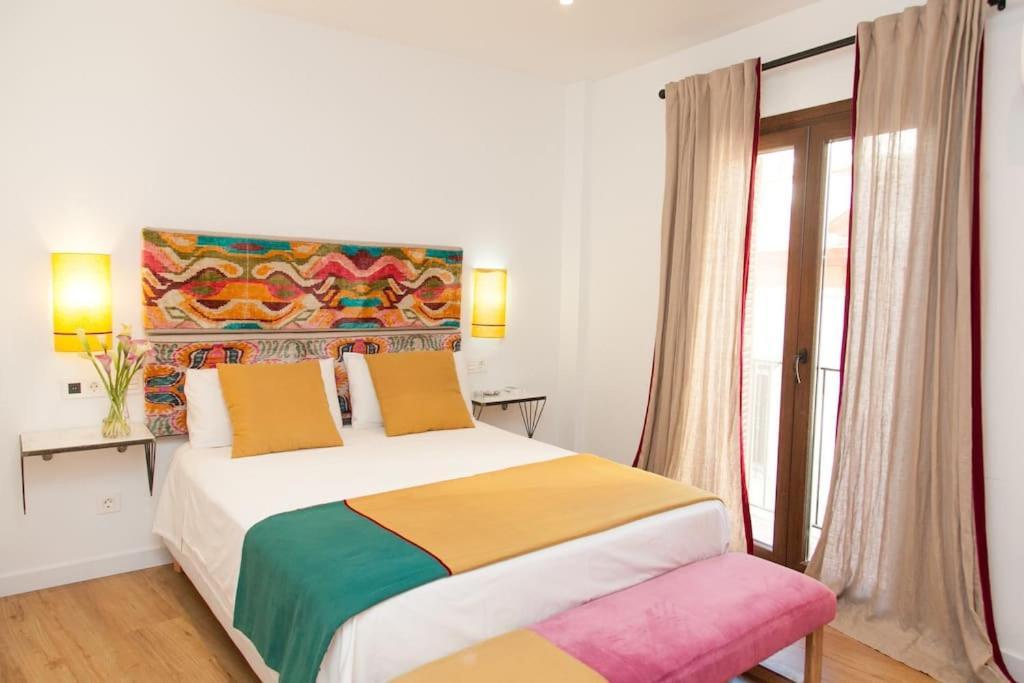 Modern & Nice Apartment. Old Town. Private Parking Севілья Екстер'єр фото